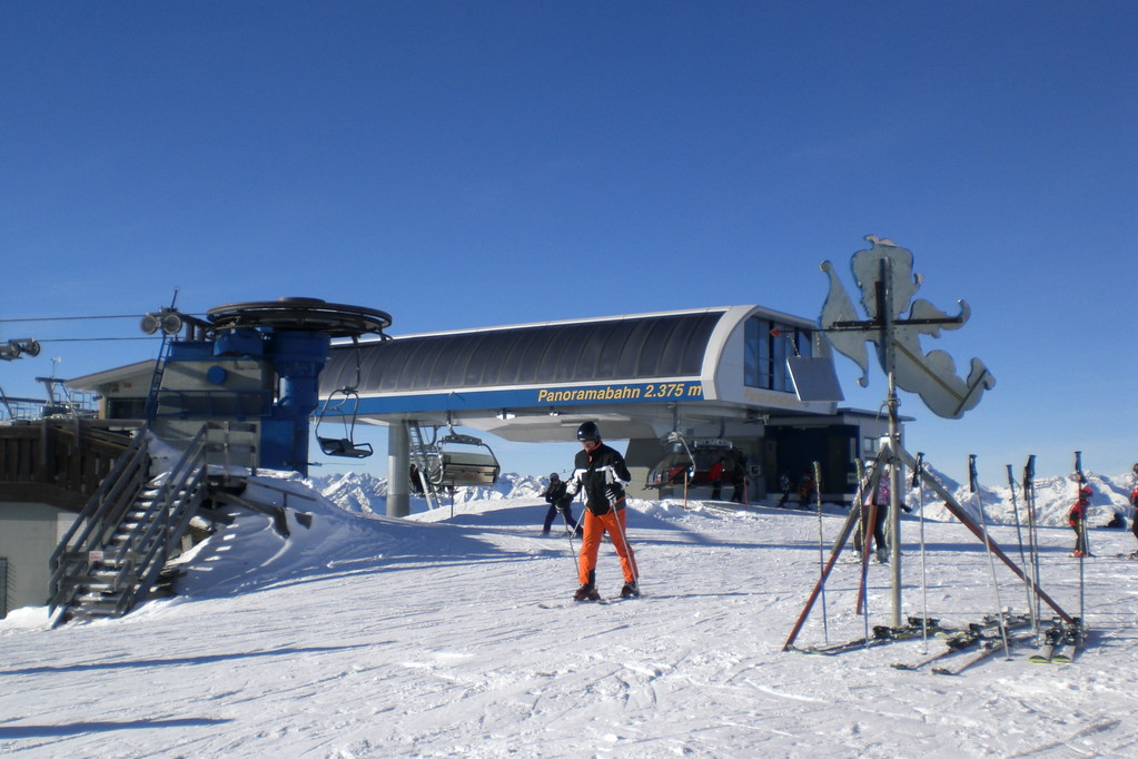 Panorama - Bahn Hochzeiger; Endstation auf 2375 m ü M
