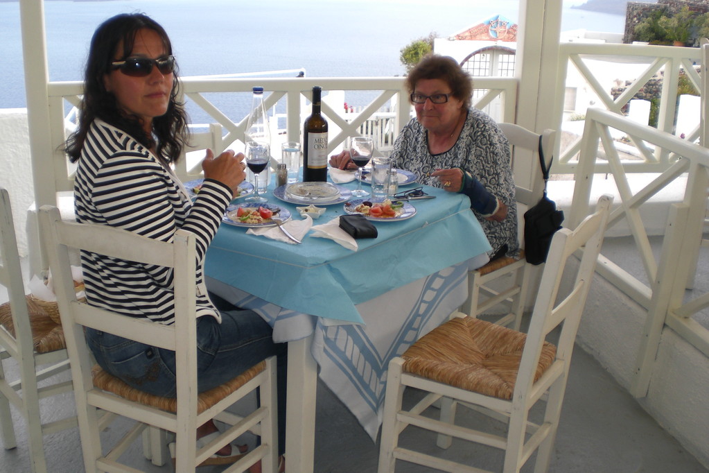 In Oia - im Rest. Petros (Fish Tavern) - Oia Santorini - excellente griechische Küche