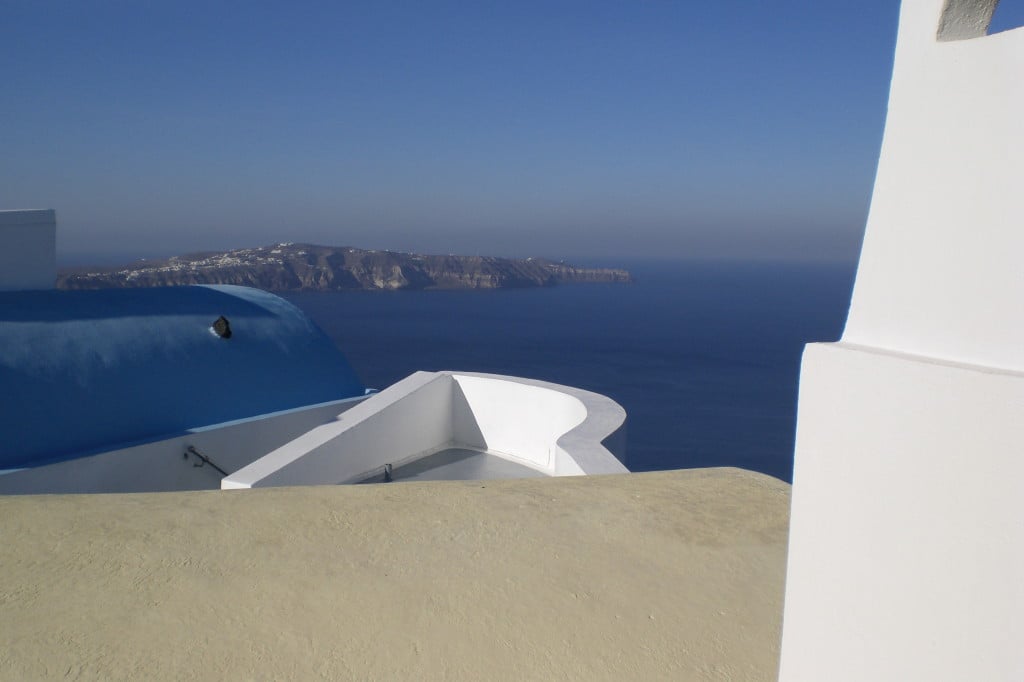 Blick vom Frühstückstisch Hotel Volcano View (Fira-Messaria) Richtung Südwesten