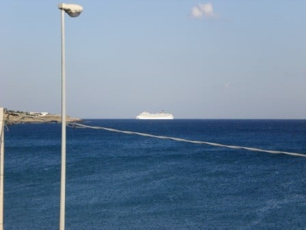 ...und zwischendurch mal ein Kreuzfahrtschiff