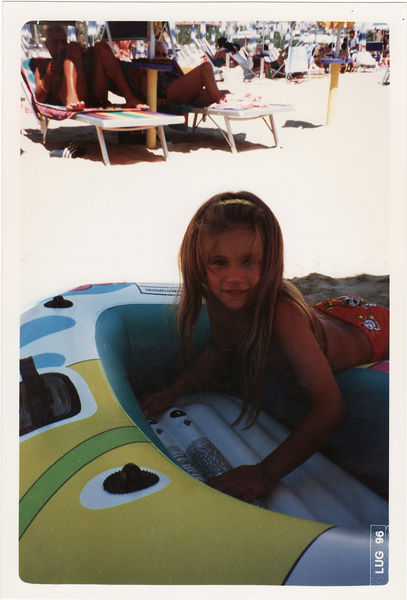 ...wer räckelt sich hier auf dem Gummiboot....???