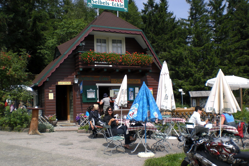 Rasthütte auf ca. 950 m im nördlichen Schwarzwald