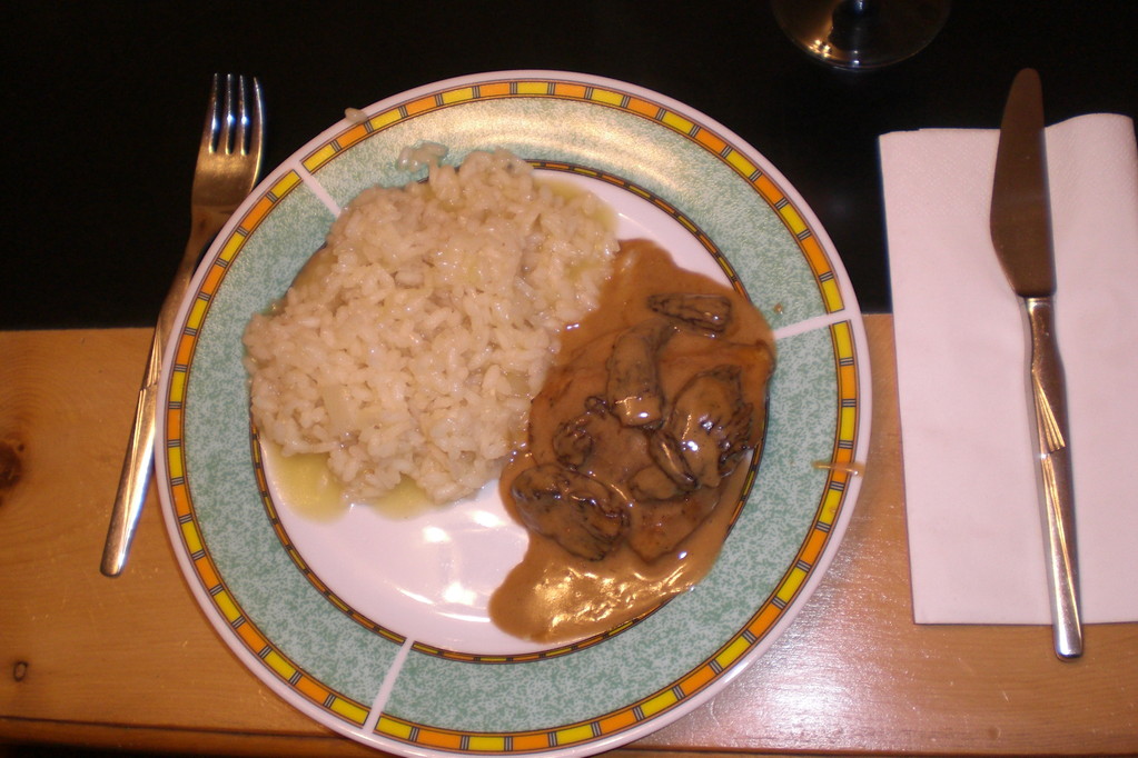 Kulinarische Freuden im Chalet in Unterbäch (Risotto mit Trutenschnitzel an Morchelrahmsauce)