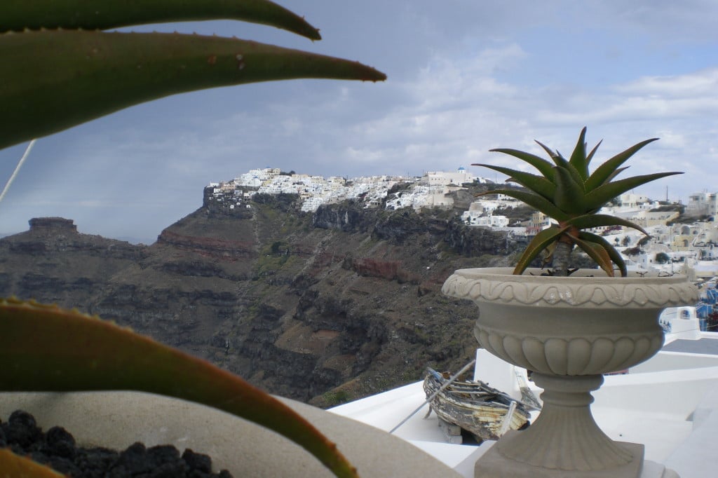 Firostefani mit Blick auf Imerovigli (im Hintergrund)