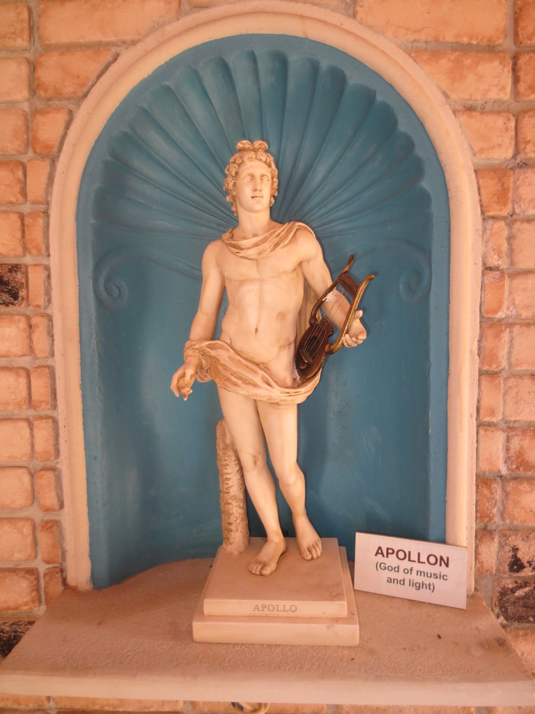 Apollon (Apollo) - God of music and light