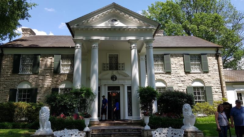 Graceland - Elvis is alive!
