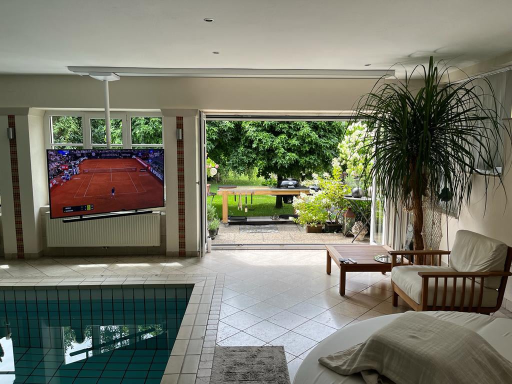 supporto scorrevole per TV a soffitto