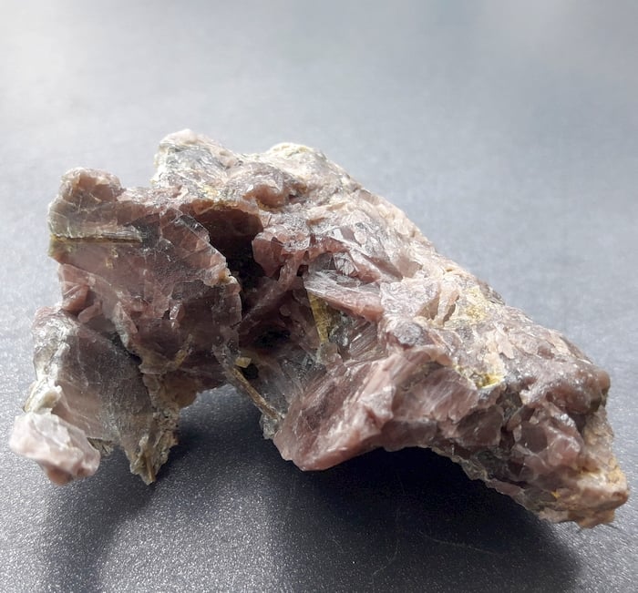 Axinit Obersaxen Schweiz