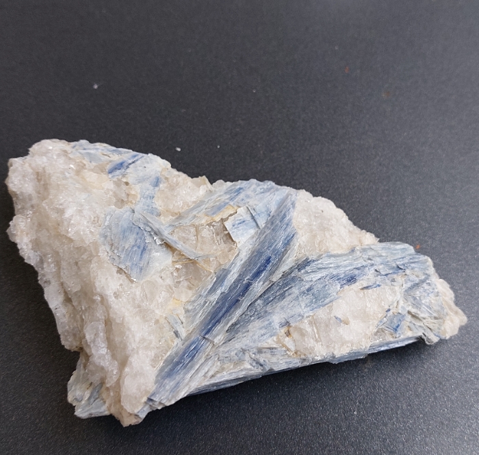 Kyanit Tessin Schweiz