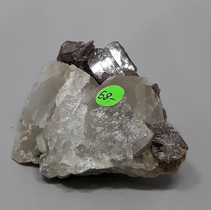 Axinit Obersaxen Schweiz