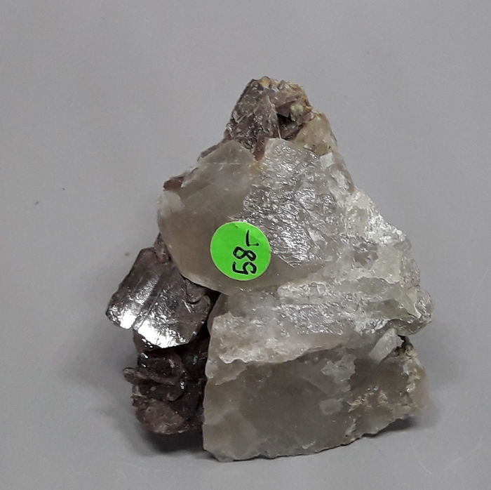 Axinit Obersaxen Schweiz