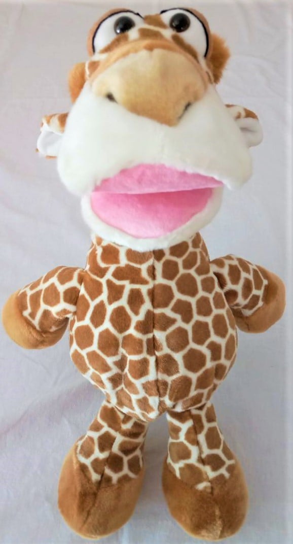 Klasse 2d - Klassenlehrerin Frau Schmidt - Klassentier Lilo, die Giraffe