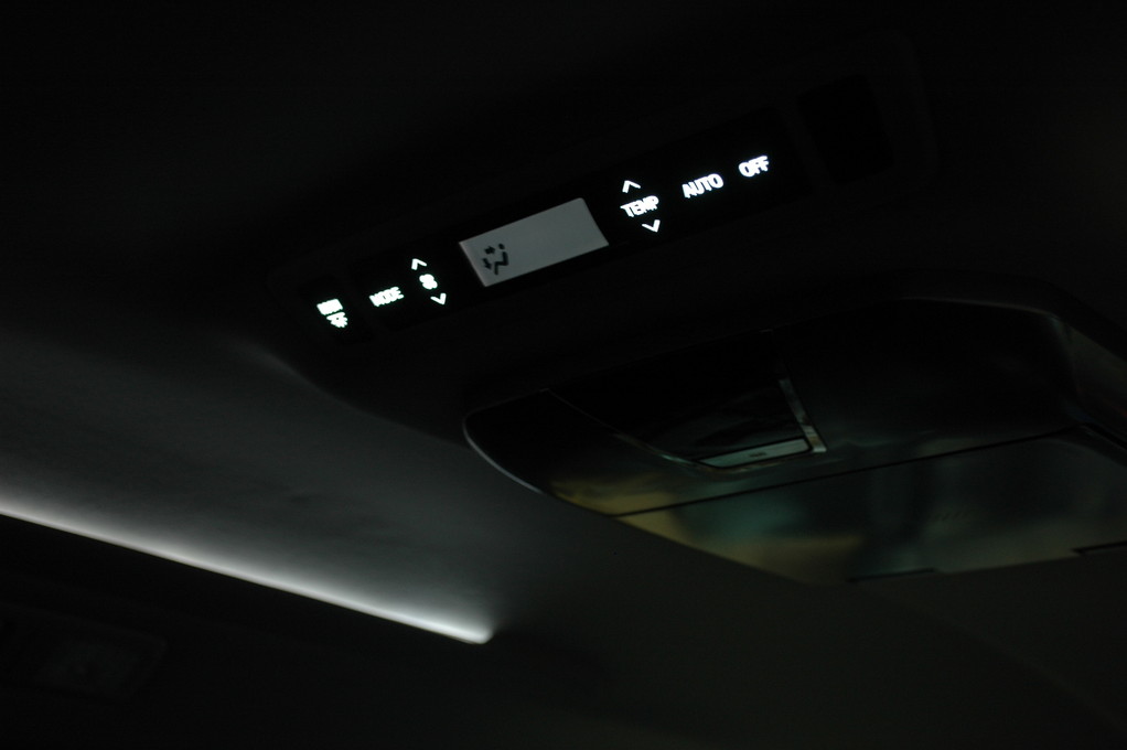 ＴＯＹＯＴＡ　ヴェルファイア　リアエアコンパネルＬＥＤ打替