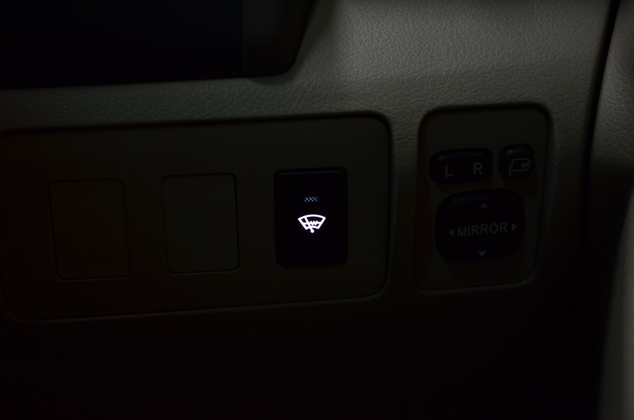 フロントガラス熱線スイッチ