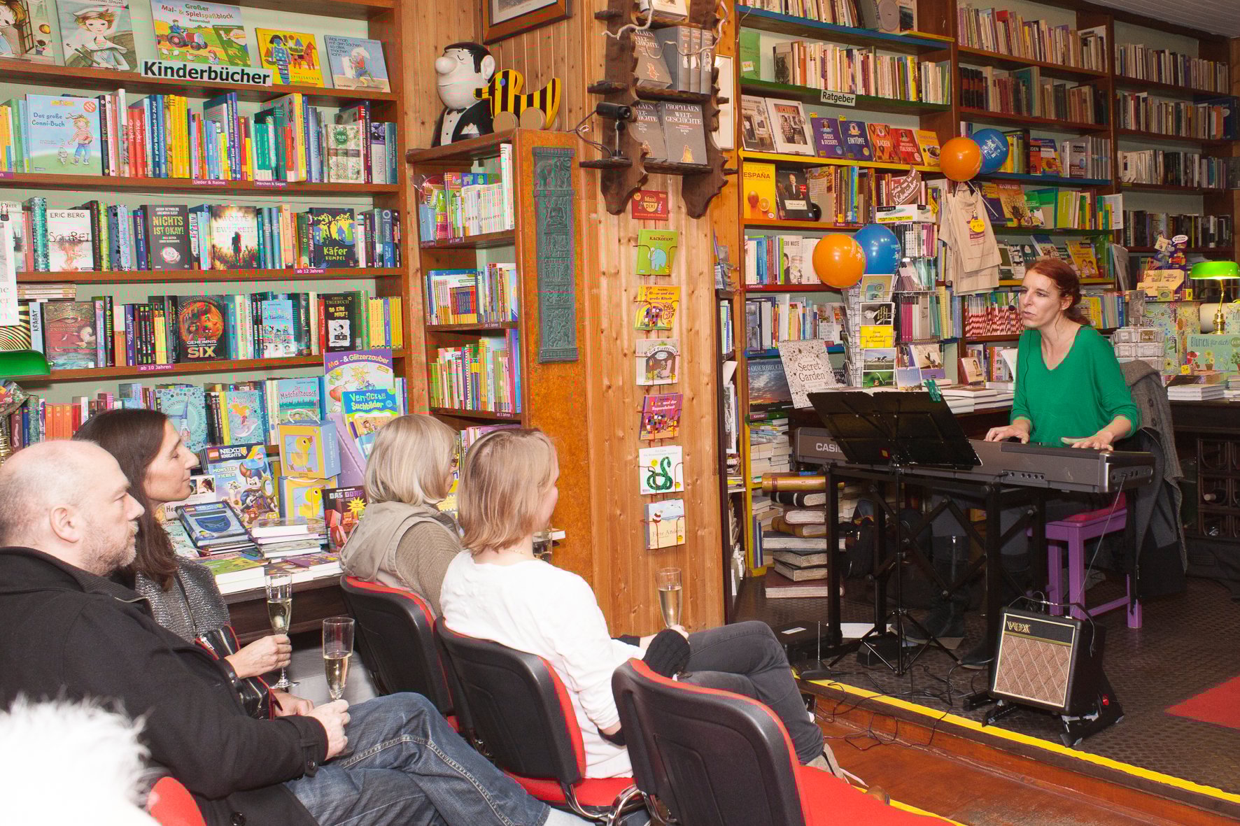 isi in der Buchhandlung am Schäfersee, Foto: Patricia Schichl