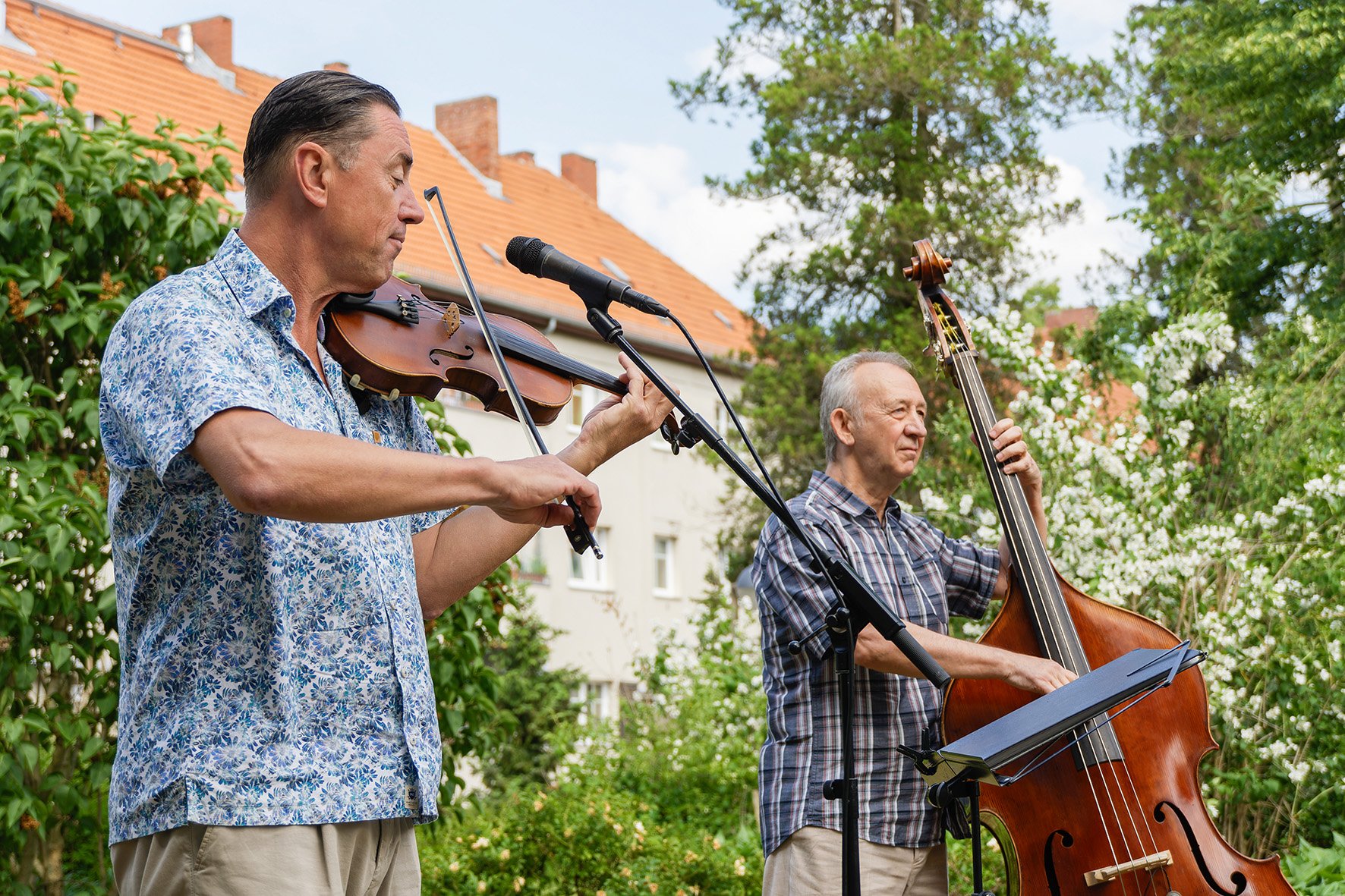 "Trio Scho" im Innenhof