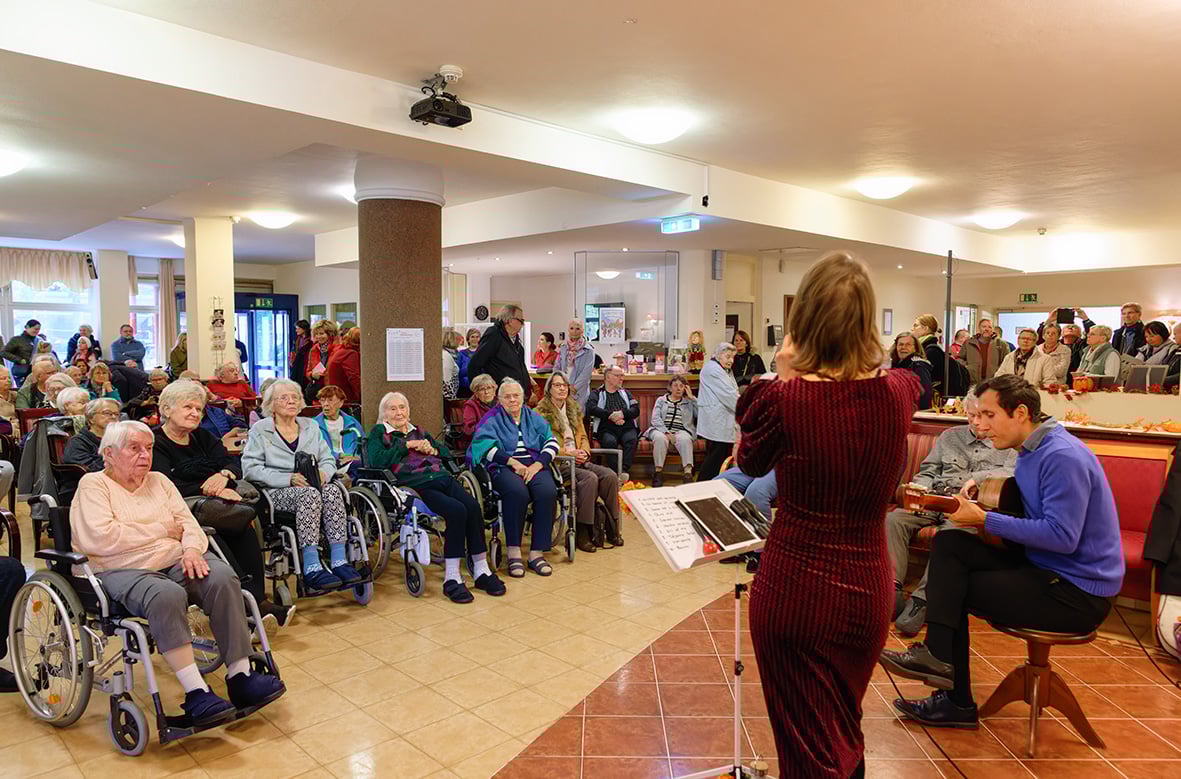 Babel Collage im Vitanas Senioren Centrum am Schäfersee, Foto: Oliver Richter