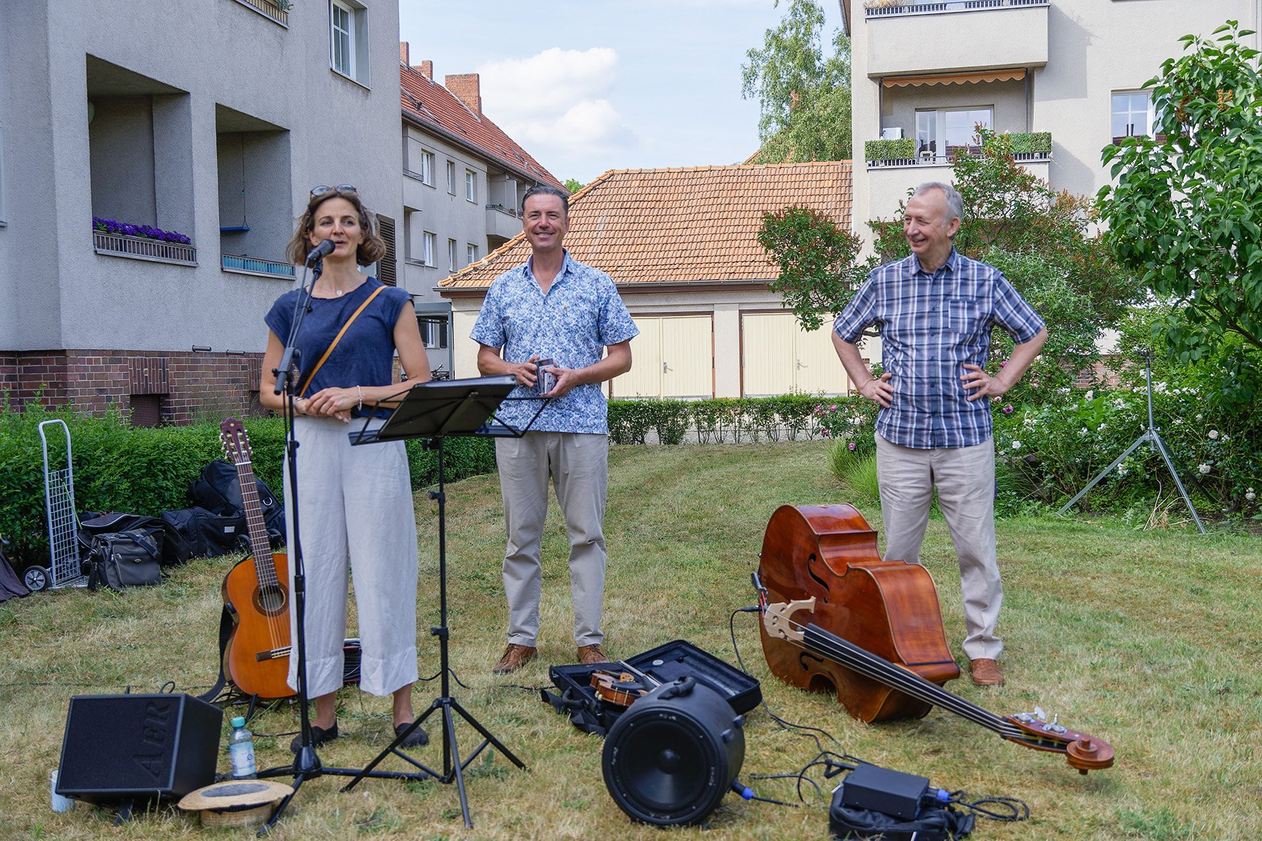 "Trio Scho" im Innenhof