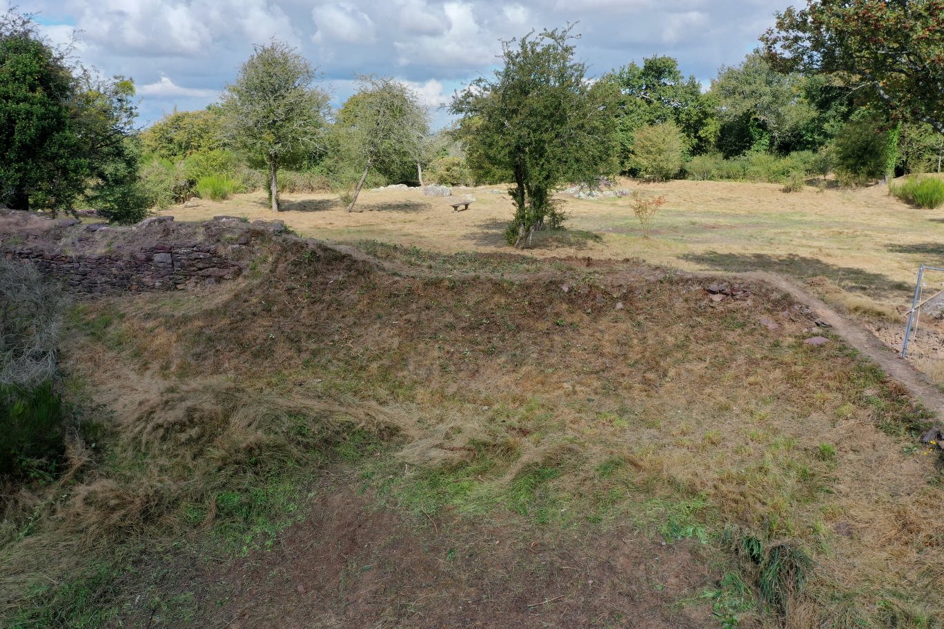 le rempart sud avant la fouille