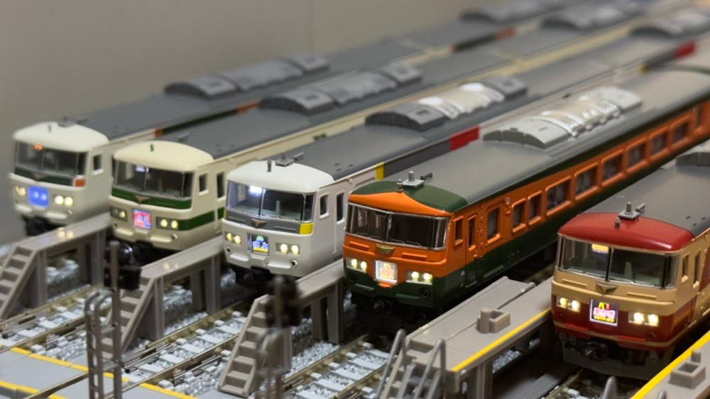 Micro Ace A4132 185系湘南色をグレードアップする！