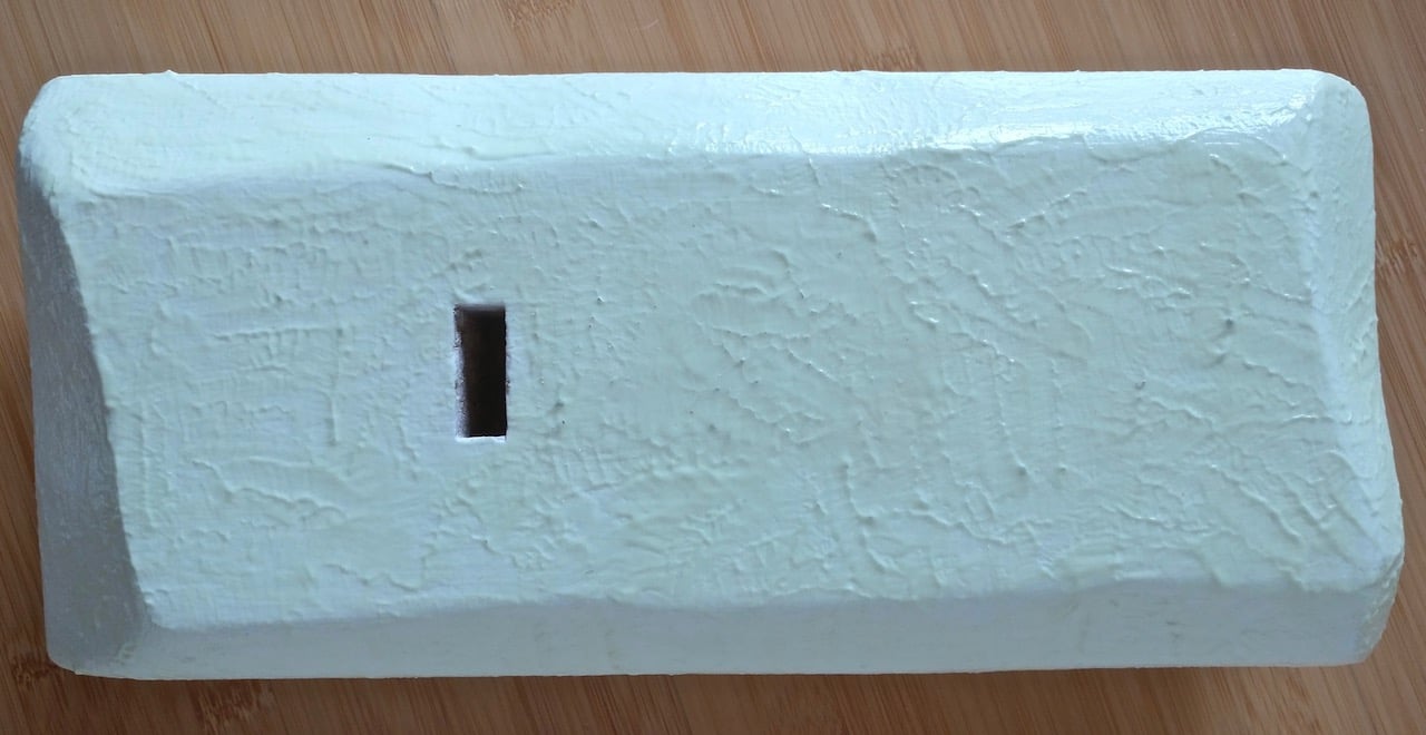 Der Sockel, mit Phosphorfarbe.