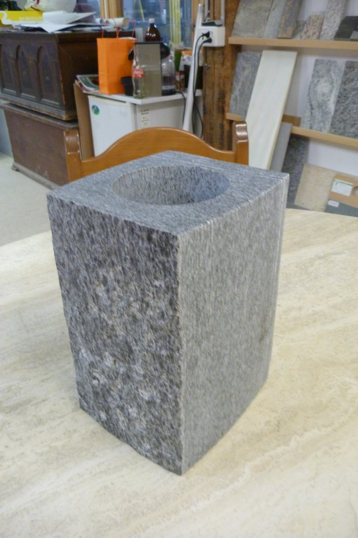 Weinkühler: Maggia Gneis