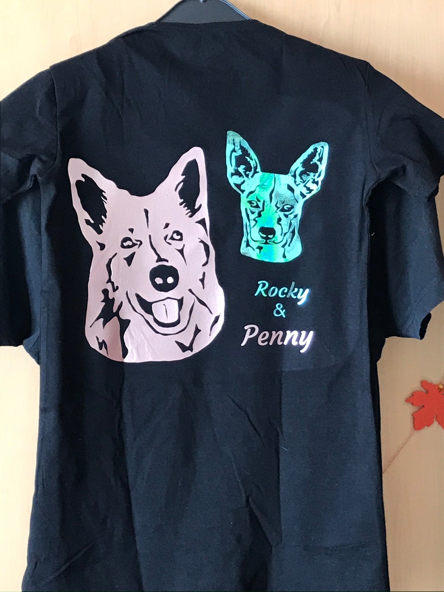 T-Shirt mit Hundemotiv - Grafik vom beigestellten Foto