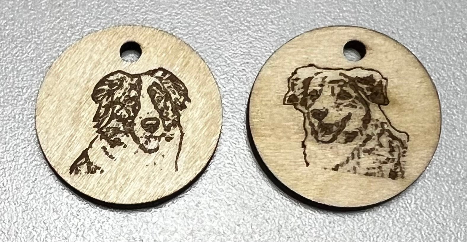 Holzzuschnitt und Gravur - Schlüsselanhänger