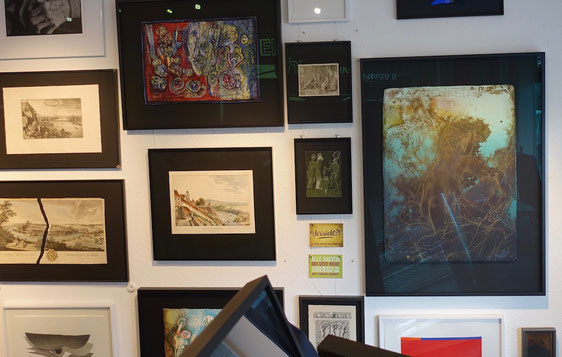 Alte Stiche von Bern und Grafiken neu eingerahmt. 