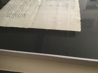 Konservatorische Einrahmung von Papiergut