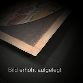 Bild erhöht aufgelegt. 