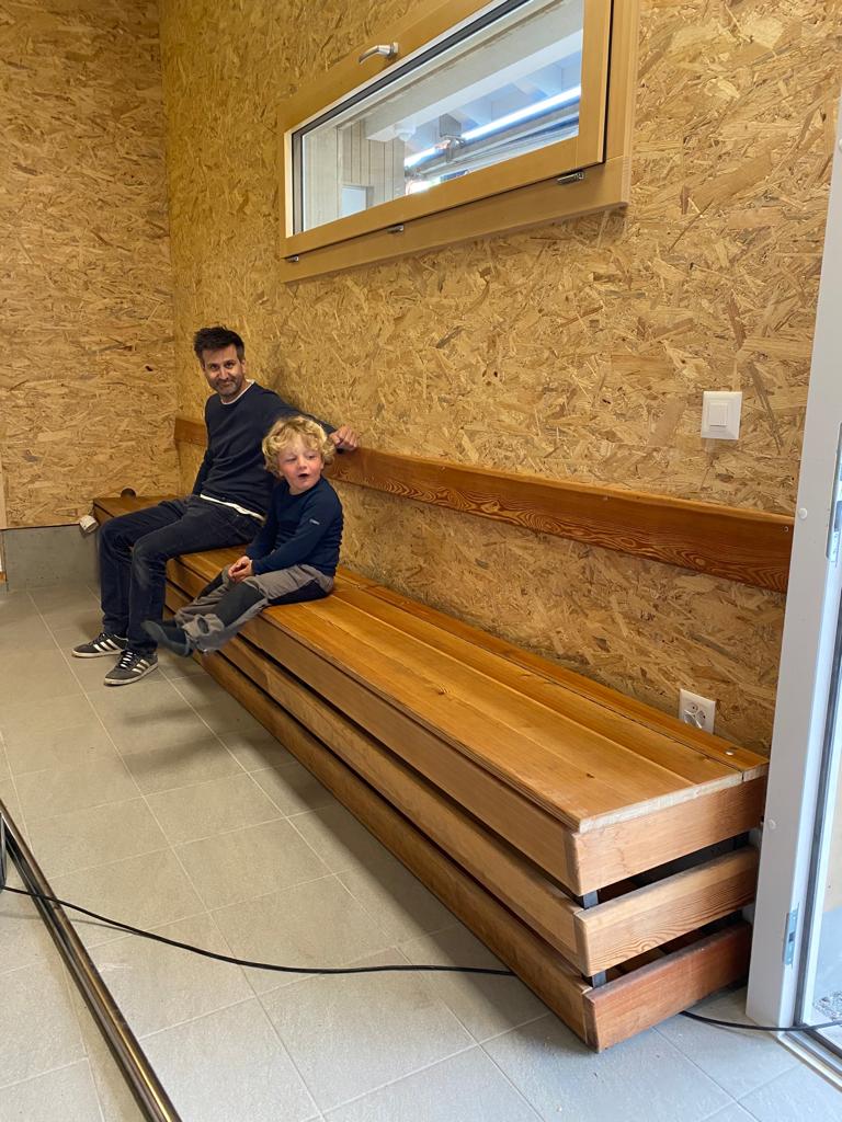 Sitzbank wurde installiert