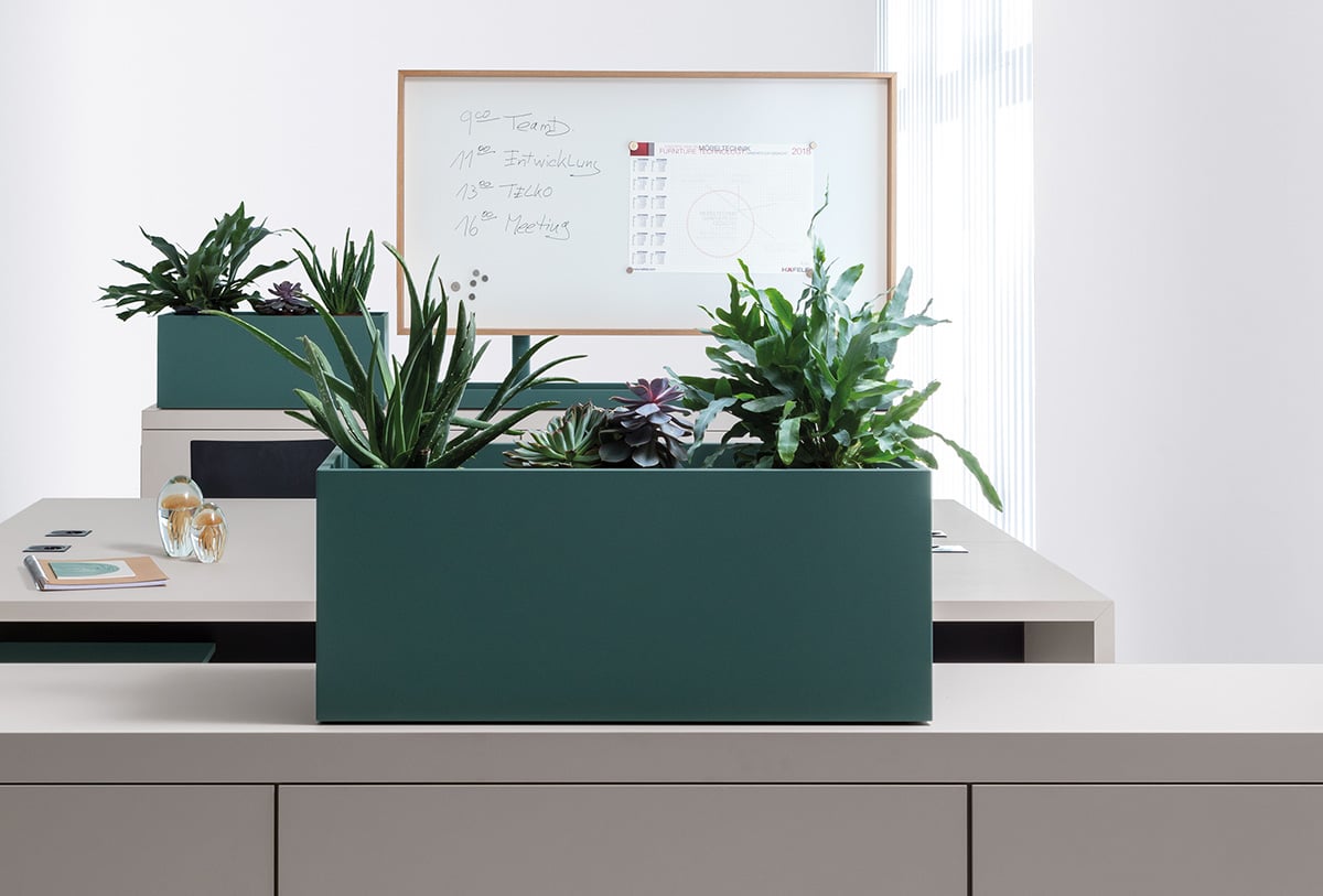 The planter is supplied with a waterproof inner.