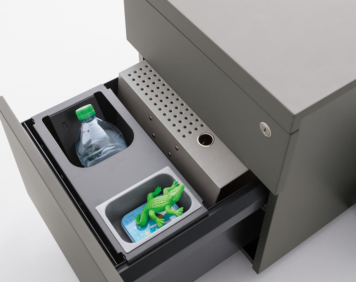 Full pull-out, 6 HD, with drawer and bottle holder set