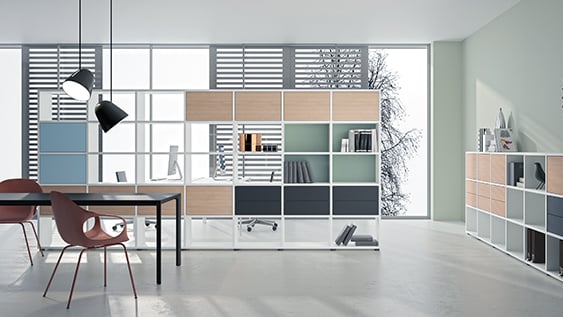 basis view – office shelf with an outlook