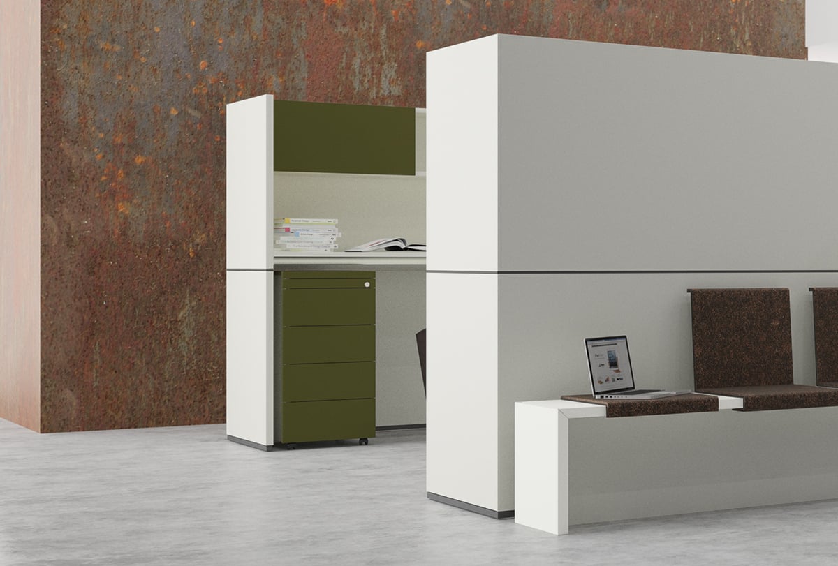 Durch ein vertikales Verbindungssystem lassen sich die Wangen aufeinander stapeln.