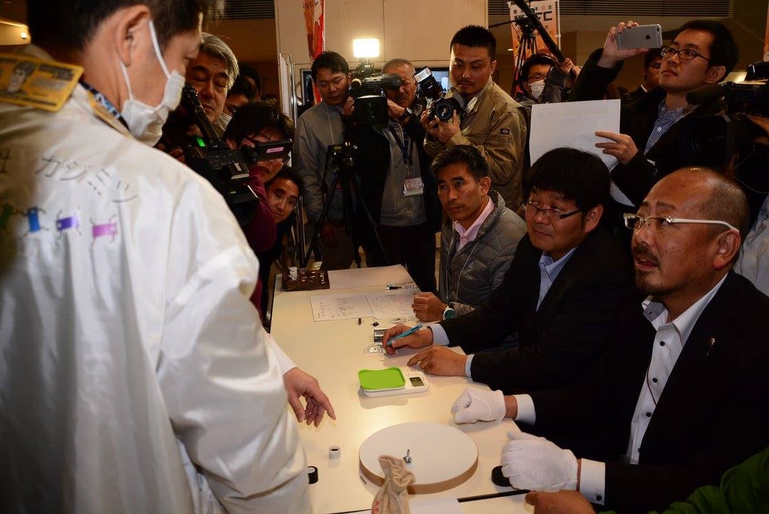 やはり受付で審議入りです。