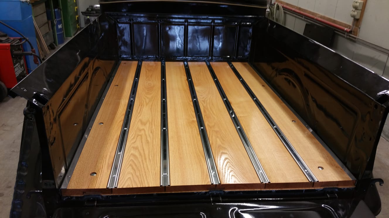 Ford Pickup 1935, Holzboden Anfertigung, Oldtimer Garage D. Bauhofer, Teufenthal