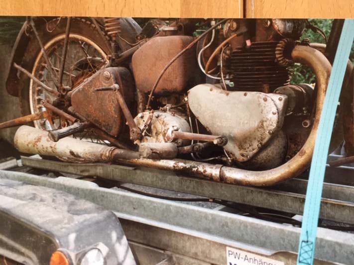 Motorrad Restauration Ariel 500 ccm 1950, Oldtimer Garage D. Bauhofer, Teufenthal 