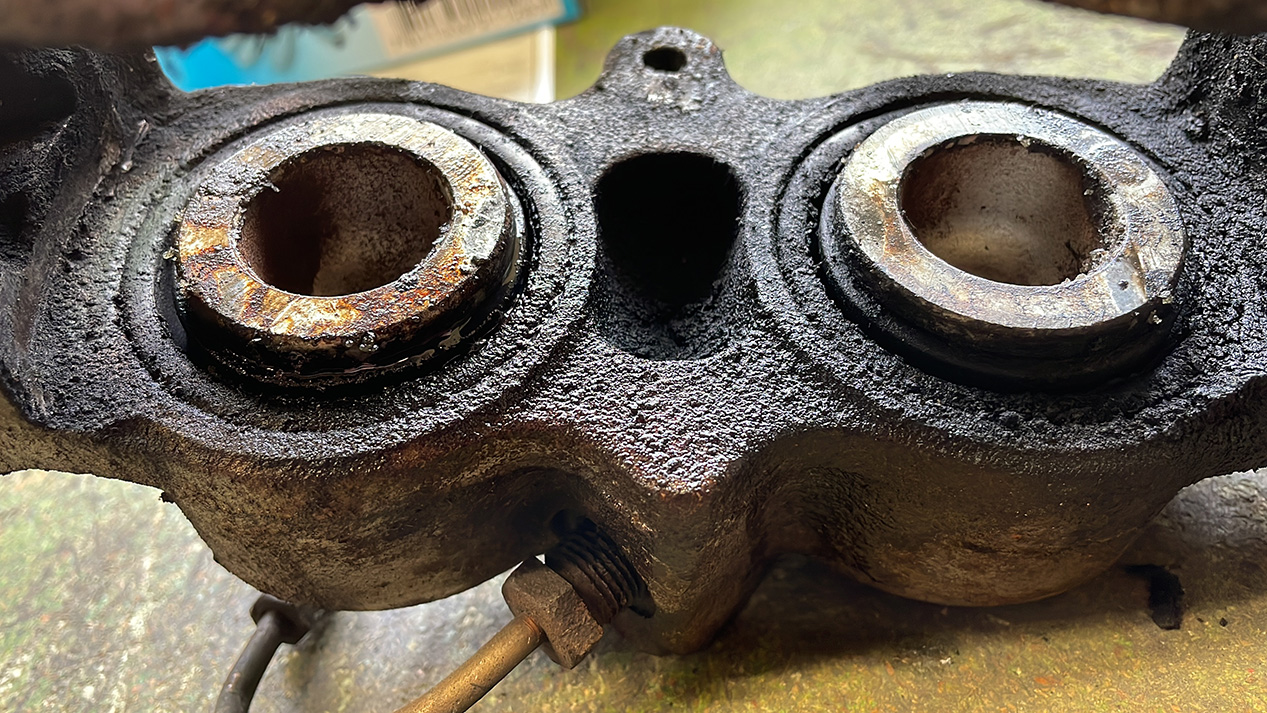 Oldsmobile Cutlass bereitstellen für die MFK und vorführen, Oldtimer Garage Teufenthal