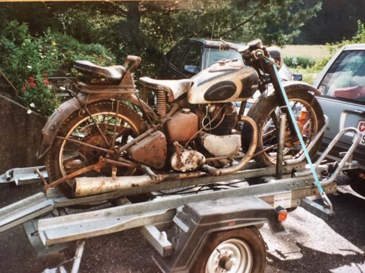 Motorrad Restauration Ariel 500 ccm 1950, Oldtimer Garage D. Bauhofer, Teufenthal 