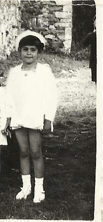 Doris vestida para acudir a la fiesta de San Roque