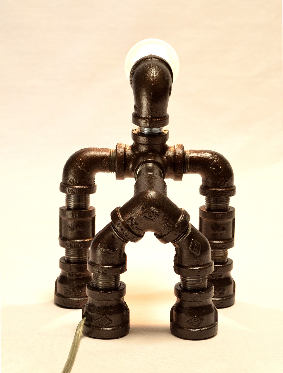 A rear view of our favorite jungle primate.