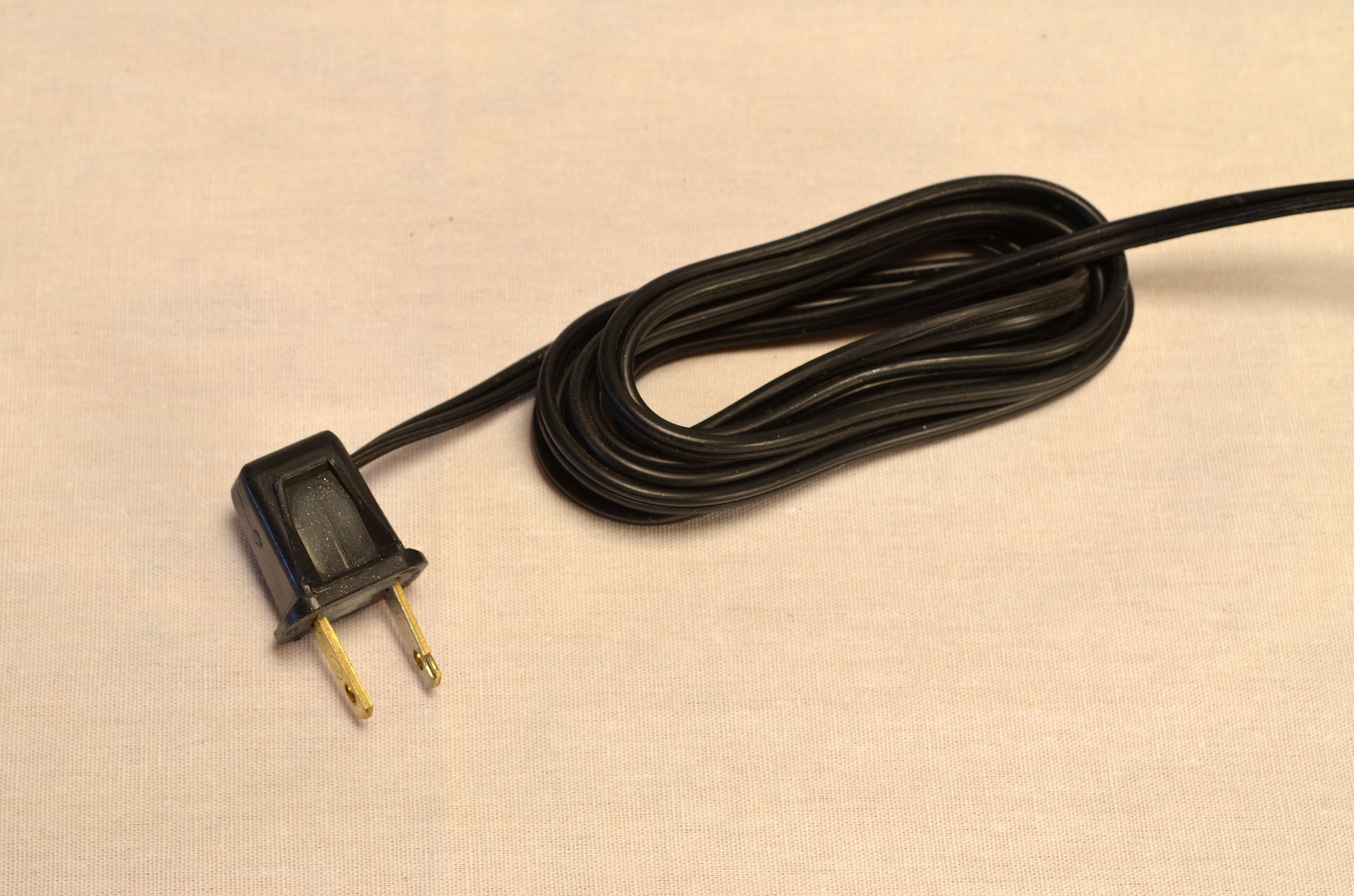 Classic black +8 foot heavy duty cord with vintage-style black plug.