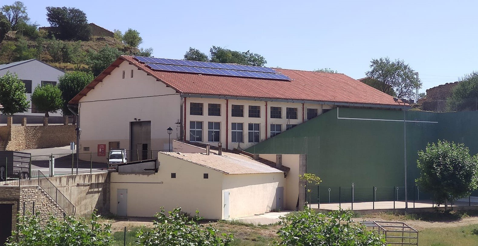 Instalación de autoconsumo fotovoltaico para red de calor en Portell de Morella