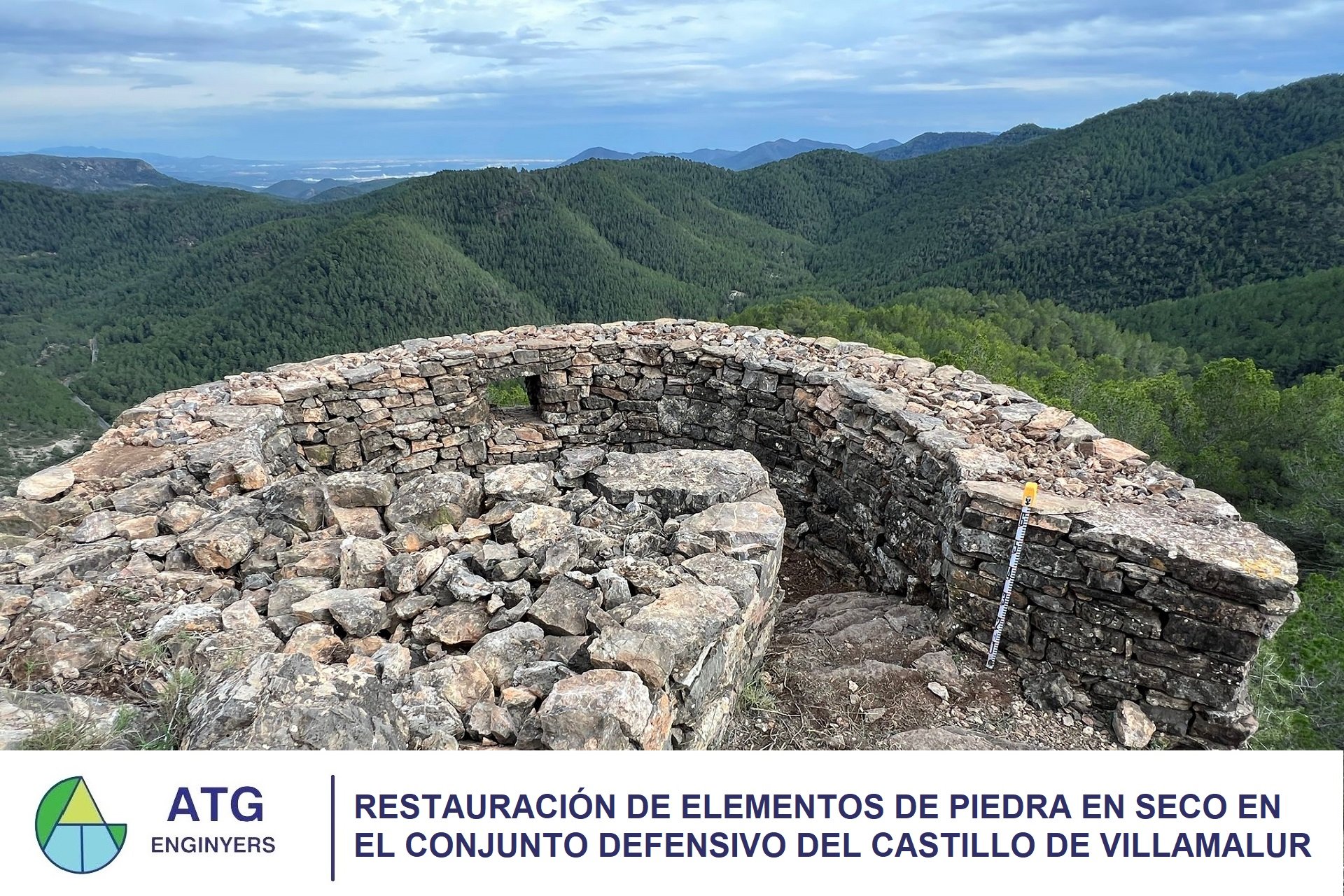 Restauración de elementos de piedra en seco en el conjunto defensivo del Castillo de Villamalur