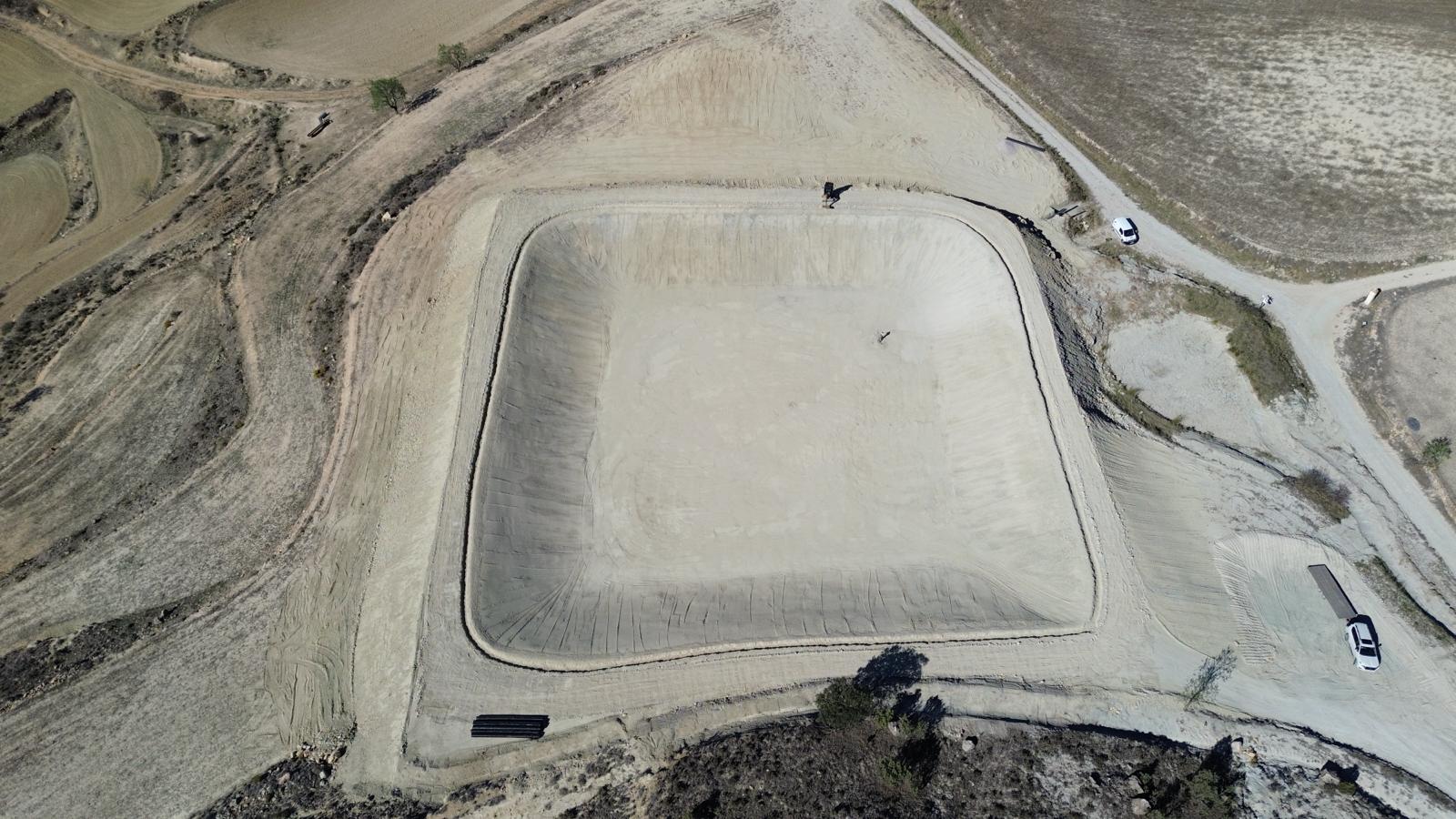 Balsa suministro agrícola y ganadero en Todolella (Castellón)