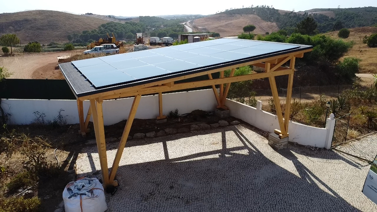 Carport on Wooden Structure 21 Panels 9 Kw/peak