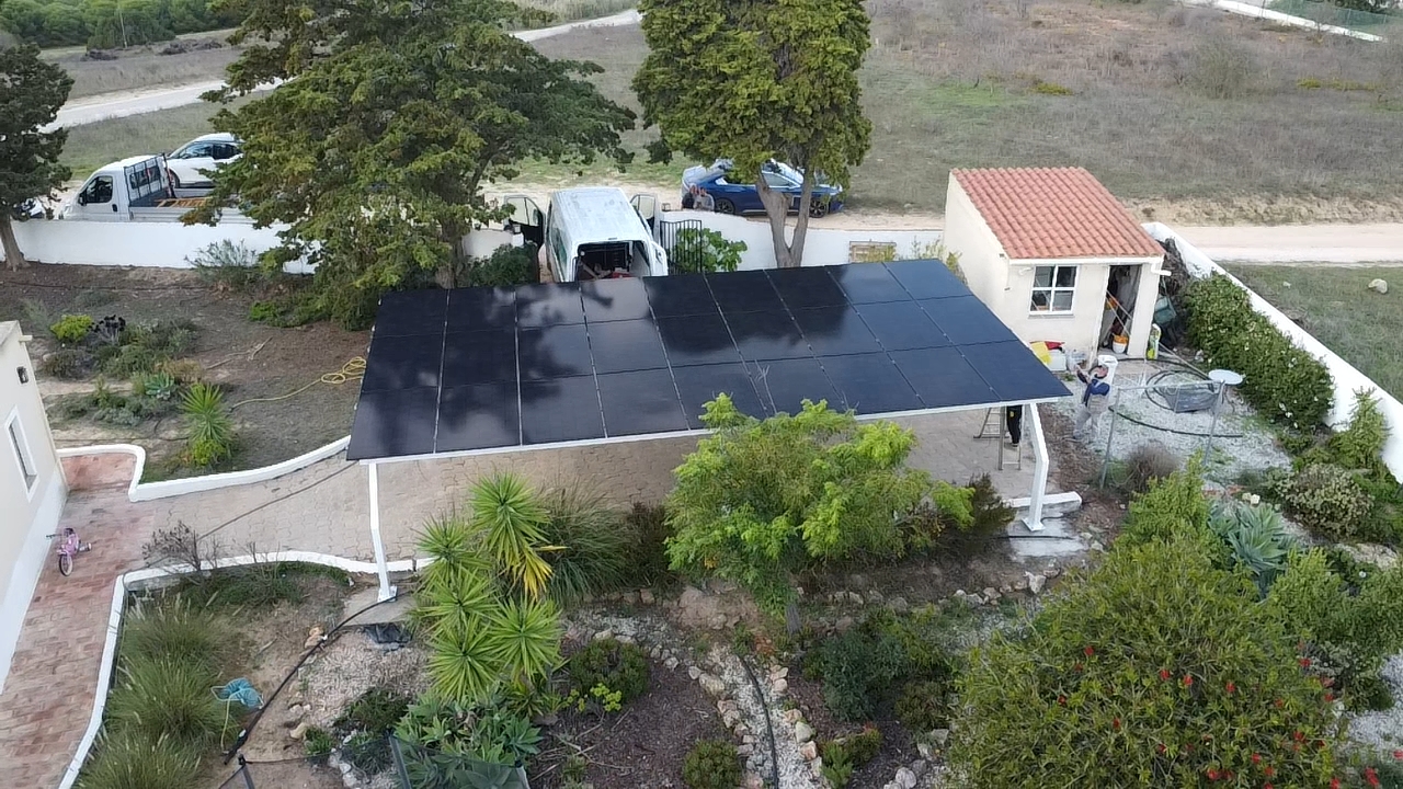 Carport FULL BLACK BIFACIAL in Caramujeira-Lagoa