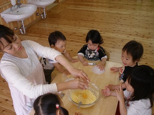 卵をぽんっと割りまして～